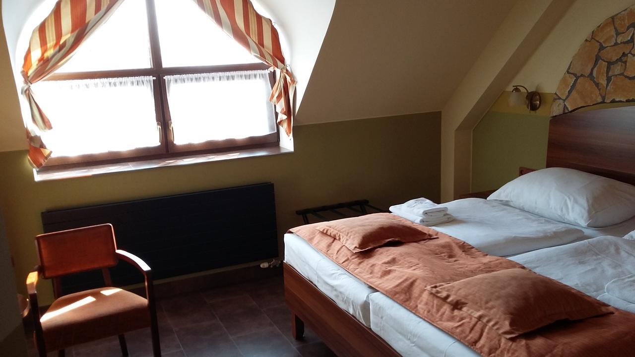 Hotel Vinopa Hustopeče Eksteriør billede