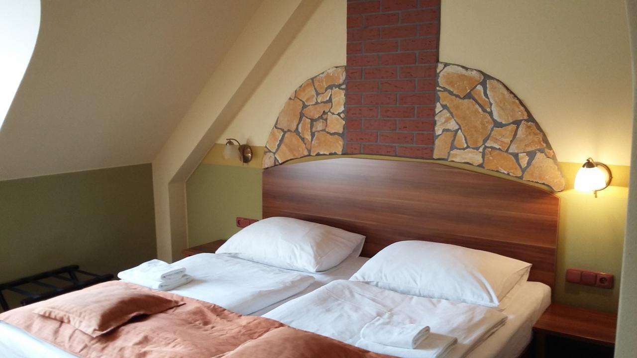 Hotel Vinopa Hustopeče Eksteriør billede